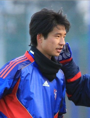 【サッカー】FC東京・平山相太のロン毛について先輩の大久保が一言物申す